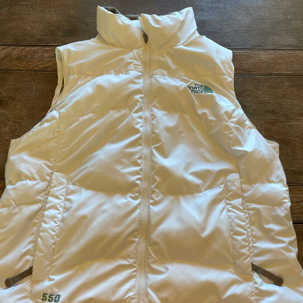 North Face 550 Vest; white (medium)
